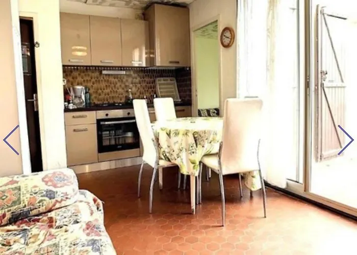 Acces Direct, Διαμέρισμα *