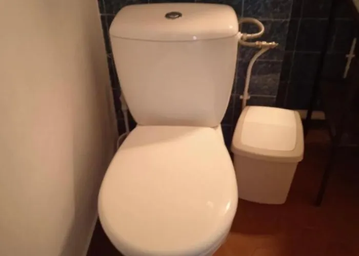 Acces Direct, Διαμέρισμα *